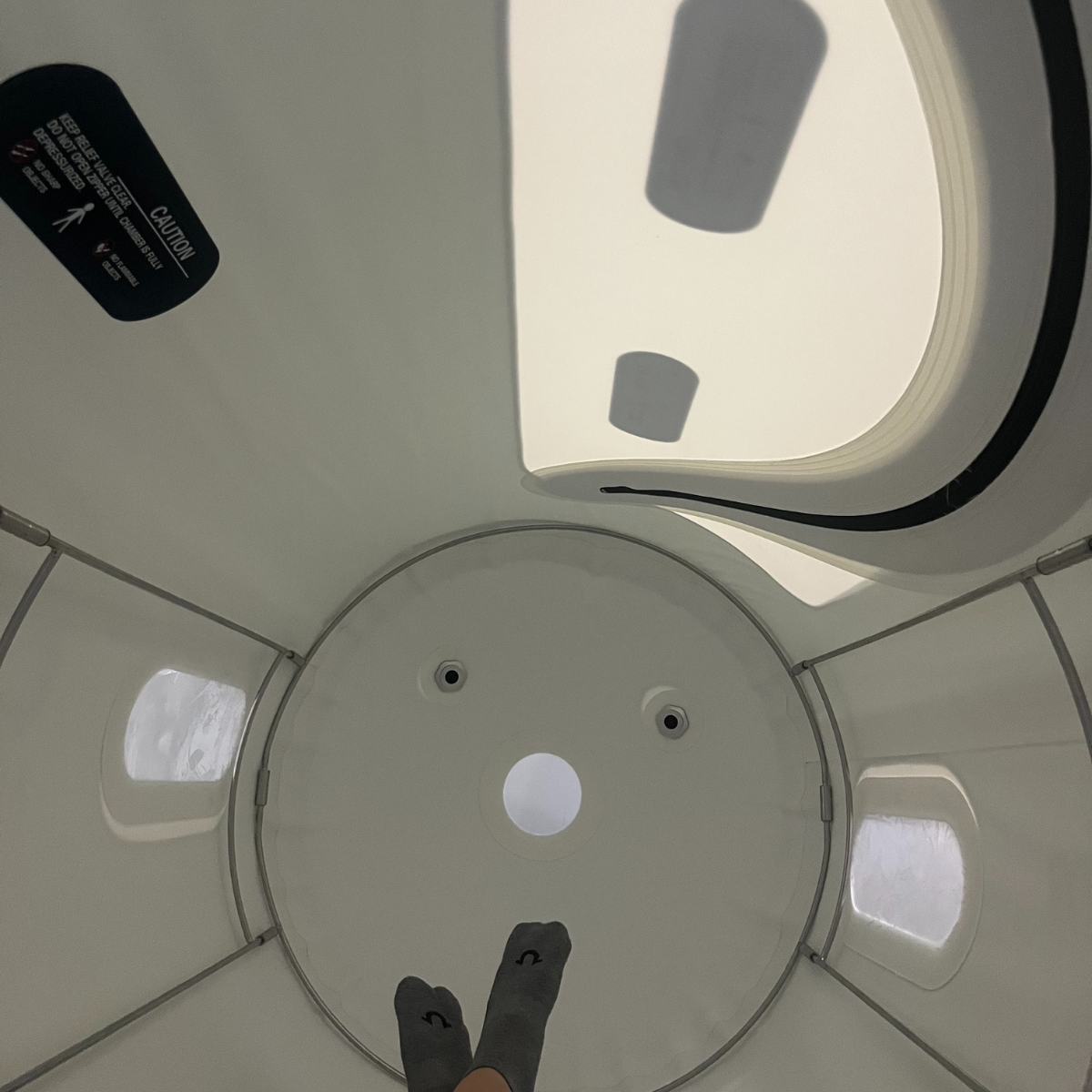 Soft Hyperbaric Oxygen Chamber with round interior view