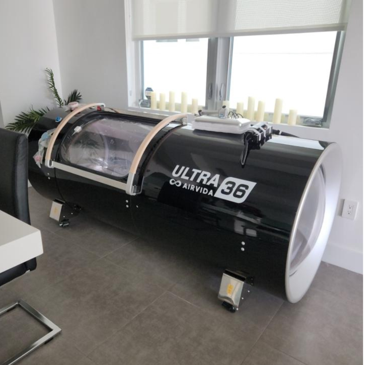 Airvida 2.0 ATA Hard Shell Laying Hyperbaric Chamber With 1.3 / 1.5 / 1.8 / 2.0 ATA