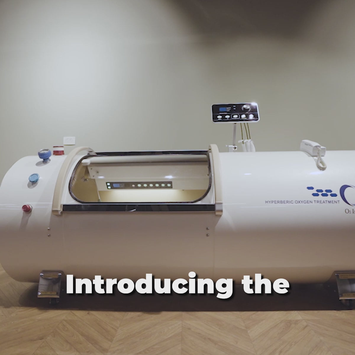 Hard shell hyperbaric oxygen chamber with digital controls for clinical HBOT treatment