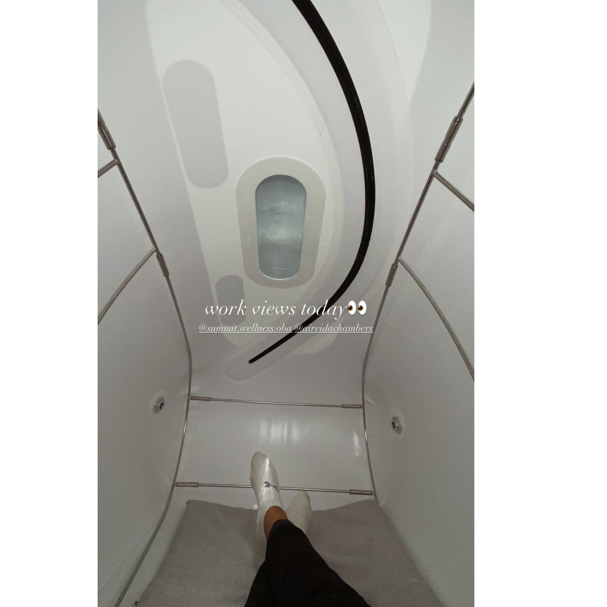 Sitting Hyperbaric Chamber From Airvida Chambers Pro90 Package