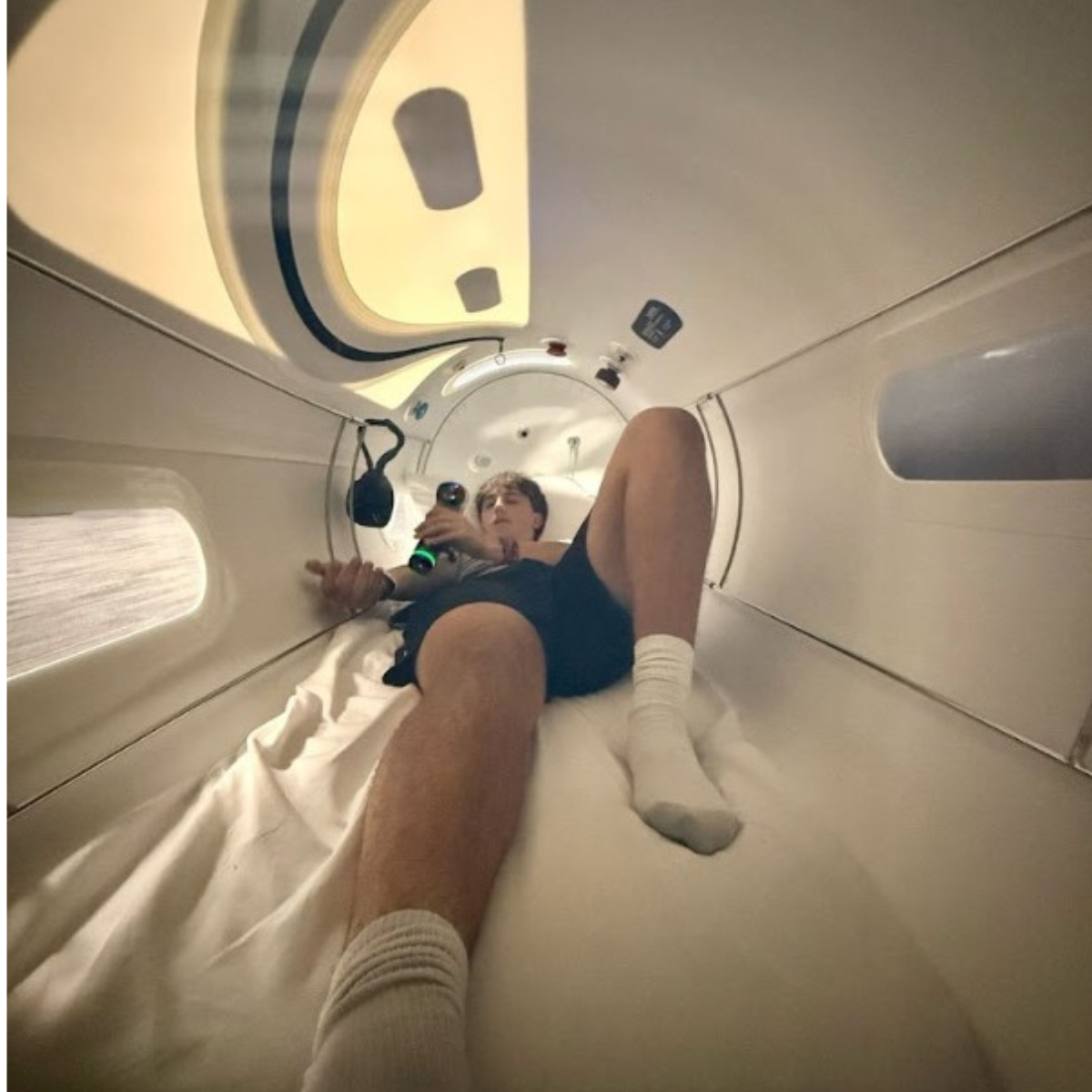 Airvida 1.5 ATA Soft Shell Laying Hyperbaric Chamber