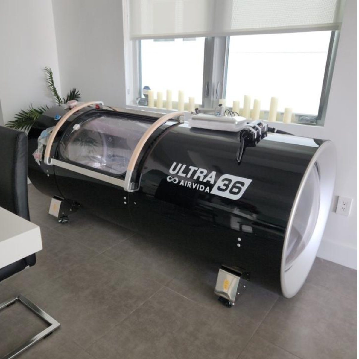 Airvida 2.0 ATA Hard Shell Laying Hyperbaric Chamber With 1.3 / 1.5 / 1.7 / 2.0 ATA