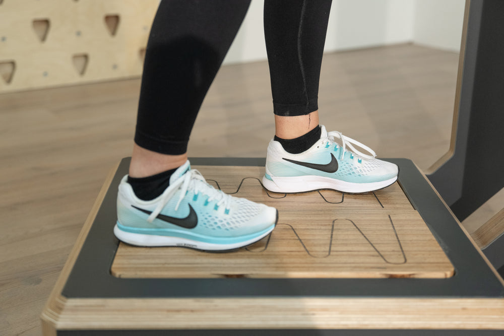 Side-alternating motion for natural training